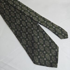 Grant Thomas‎ Ogee and Medallion Pattern Silk Tie, Made In The U.S.A